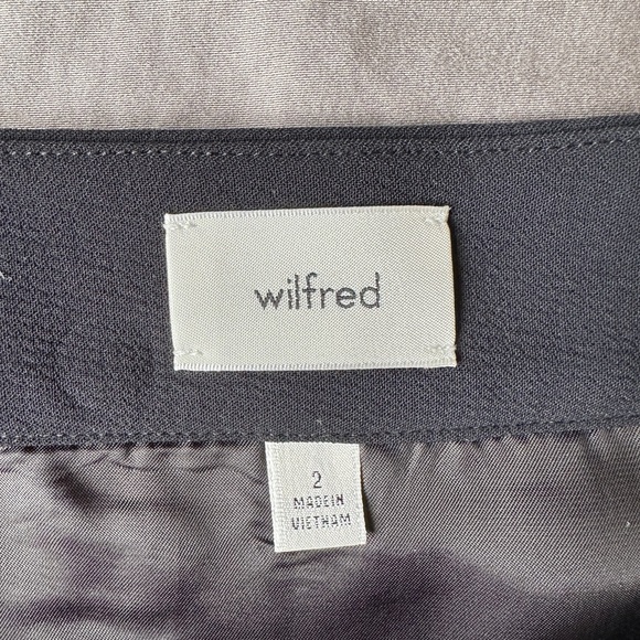Black Wilfred Aritzia Tai skirt (size 2) - button mini skirt lined - Picture 2 of 5